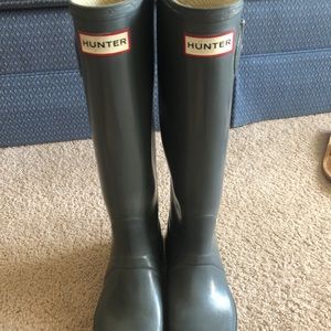 Grey Hunter Rainboots